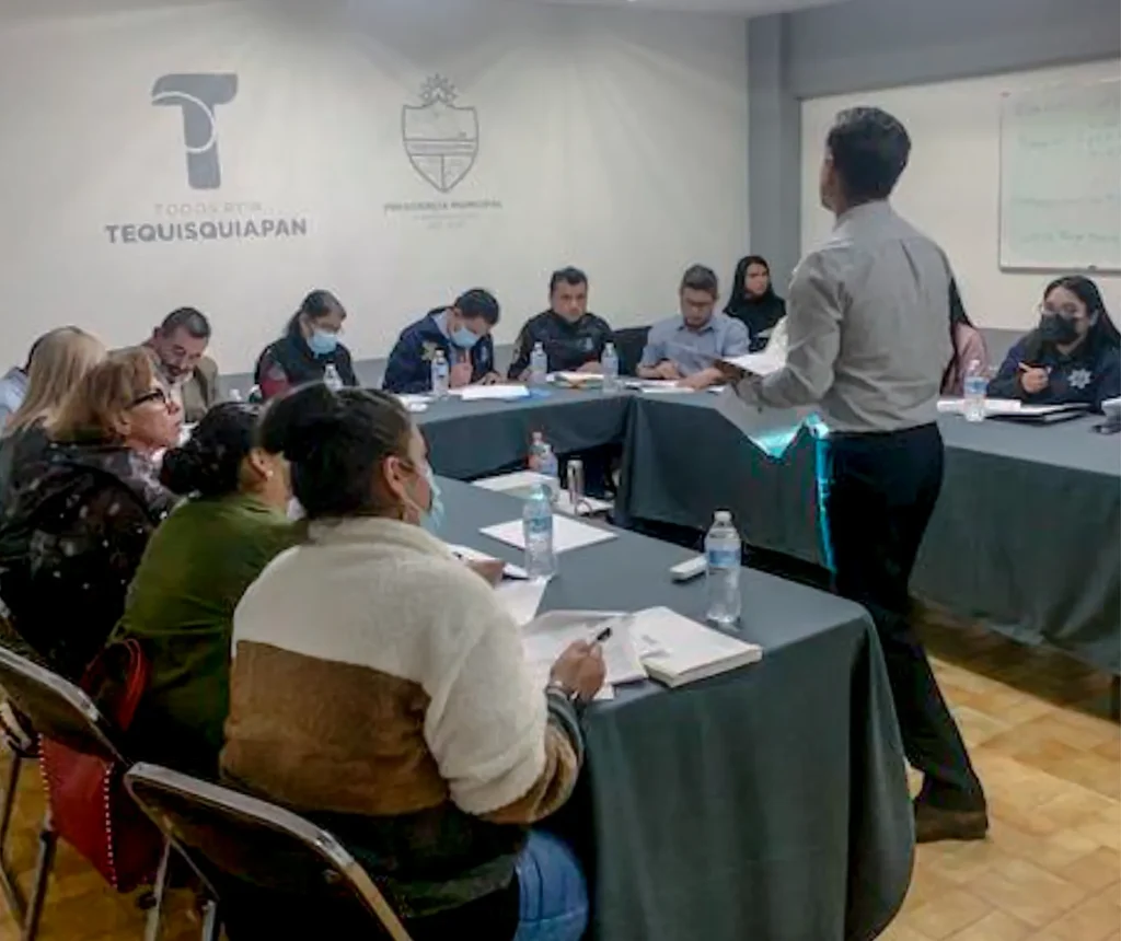 Certificación de 99 funcionarios del municipio de Tequisquiapan